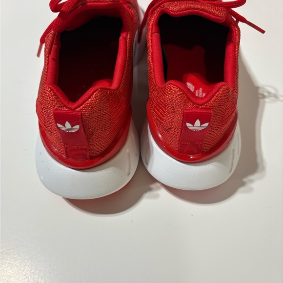 Adidas Originals Swift Run 22 Men’s Shoes size 9.5